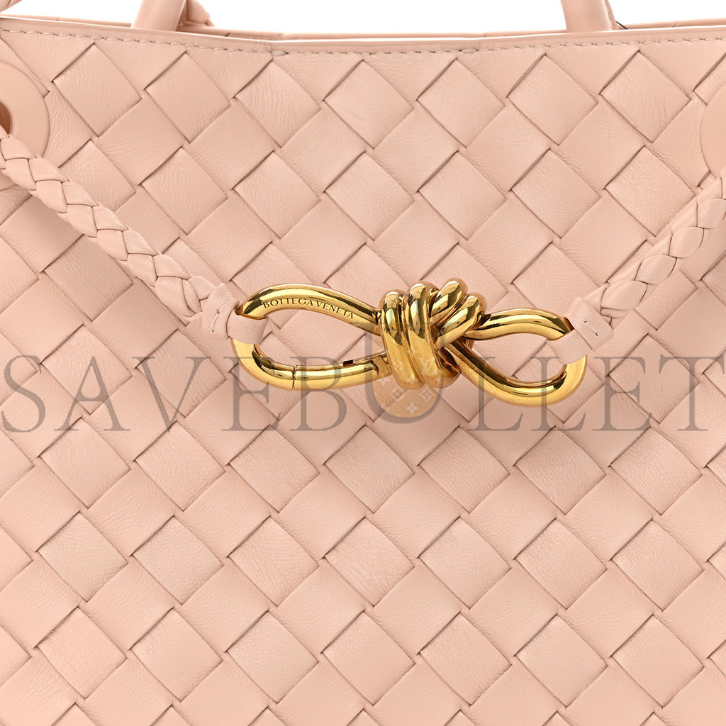 BOTTEGA VENETA NAPPA INTRECCIATO SMALL ANDIAMO SHOULDER BAG NUDE (25*20*10cm) BOTTEGA VENETA NAPPA INTRECCIATO SMALL ANDIAMO SHOULDER BAG NUDE (25*20*10cm)