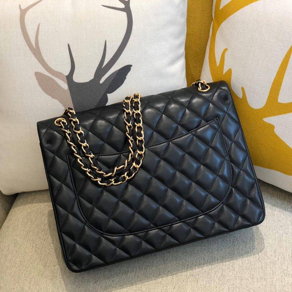 CHANEL CLASSIC FLAP MAXI BLACK CAVIAR LEATHER GOLD HARDWARE (33*22*9cm) CHANEL CLASSIC FLAP MAXI BLACK CAVIAR LEATHER GOLD HARDWARE (33*22*9cm)