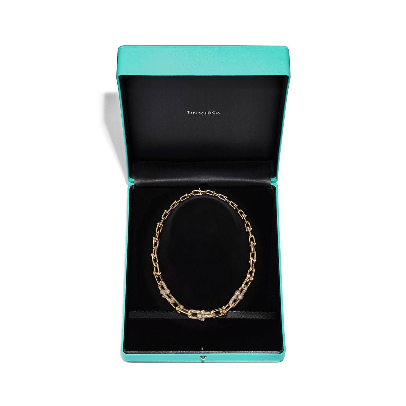 TIFFANY HARDWEAR GRADUATED LINK NECKLACE IN YELLOW GOLD WITH PAVÉ DIAMONDS	